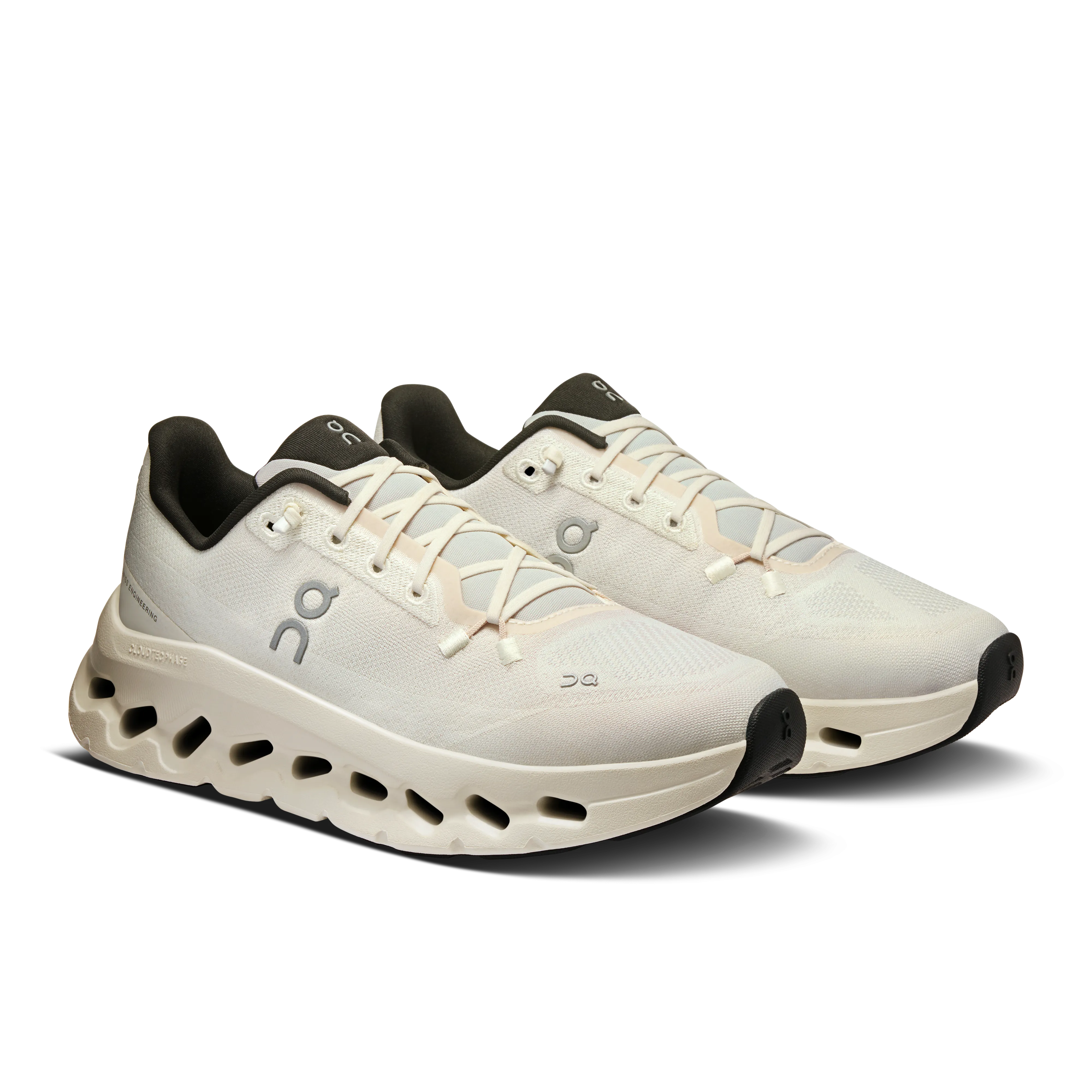 On Running Women's Cloudtilt Shoes - Pearl / Ice